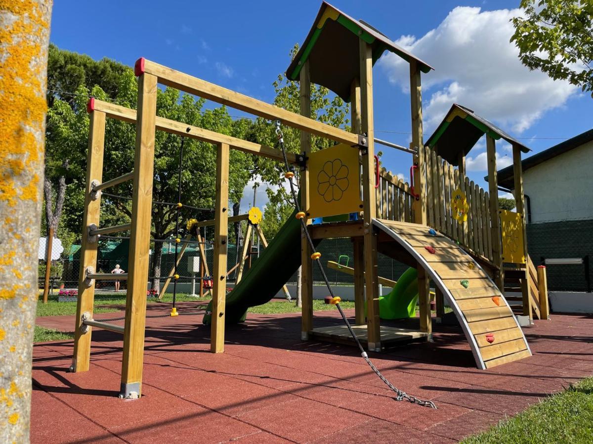 Camping Apuano Marina di Massa Bagian luar foto