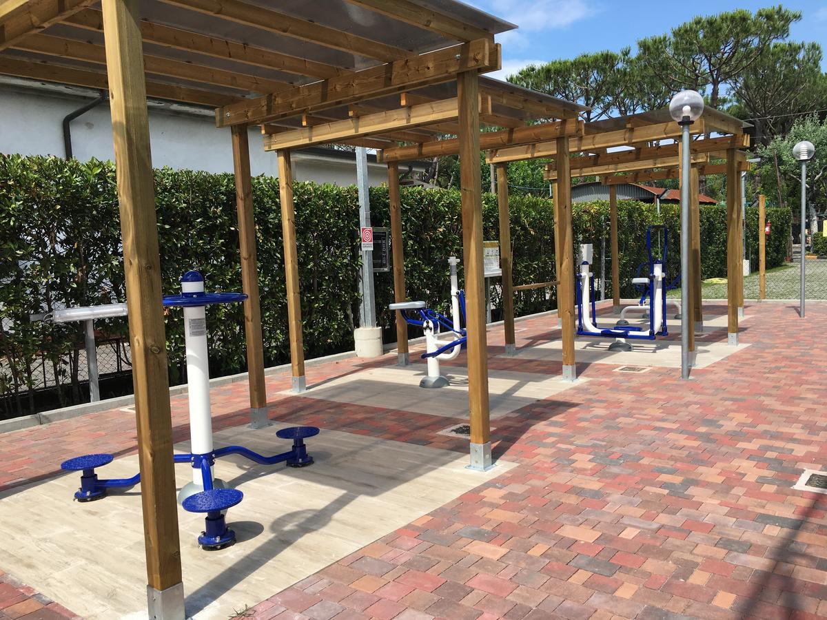 Camping Apuano Marina di Massa Bagian luar foto